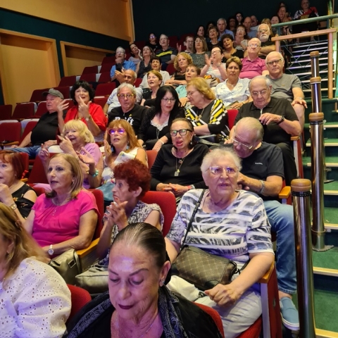 פתיחה מוצלחת של מועדון הזמר המחודש באולם "מופת" בבית ההסתדרות - תרבות ופנאי בפתח תקווה