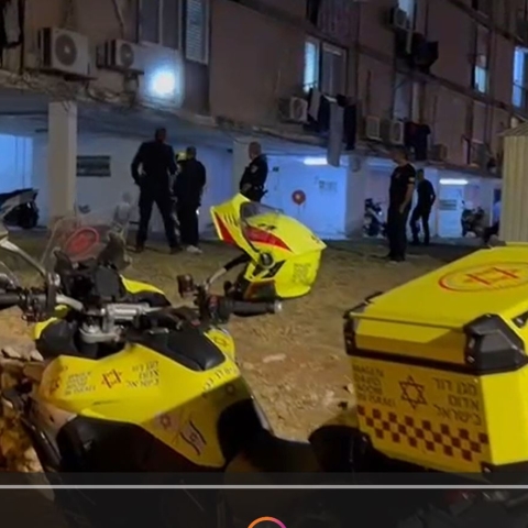 רימון רסס הושלך לעבר בניין מגורים ברח' דגל ראובן בפתח תקווה - חדשות בפתח תקווה