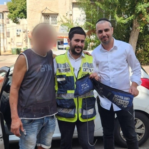 נעילה: ילד עם צרכים מיוחדים ננעל בשגגה ברכב, פעוטה ננעלה כשהמפתחות בתוך הרכב - חדשות בפתח תקווה