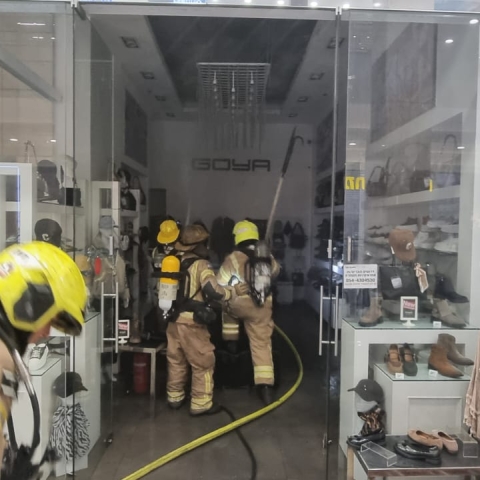שריפה בקניון הגדול בפתח תקווה - חדשות בפתח תקווה
