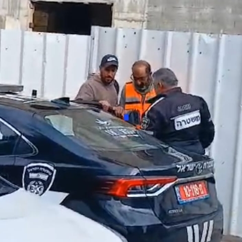 7 שוהים בלתי חוקיים אותרו באתר בנייה בסמוך לבית ספר בפתח תקווה - חדשות בפתח תקווה