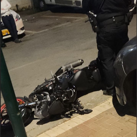 התושבים התלוננו על רעש מאופנוע, השוטרים נדהמו כשראו מי רוכב על האופנוע - חדשות בפתח תקווה