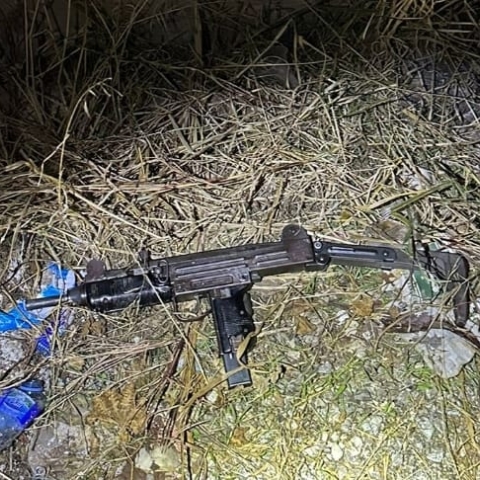 גם הלילה תת מקלע "עוזי", נשק מסוג M4 ואקדח ברטה אותרו בכפר קאסם - חדשות בפתח תקווה