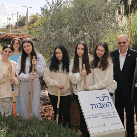 5 התצפיתניות ובהן דניאלה גלבוע מפ"ת כבר גורמות לצמיחה במדינה - צפו - חדשות בפתח תקווה