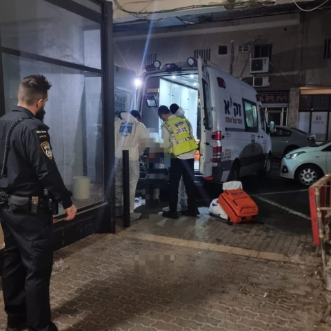 גופת גבר ערירי במצב ריקבון נמצאה בדירה בפתח תקווה - חדשות בפתח תקווה