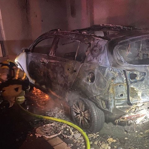רכב פרטי עלה באש בשכונת מחנה יהודה בפתח תקווה - חדשות בפתח תקווה