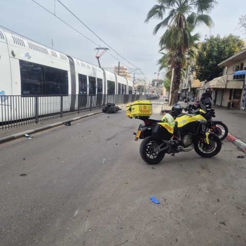 הולך רגל ורוכב אופנוע נפצעו בתאונת דרכים ברח' אורלוב בפתח תקווה - חדשות בפתח תקווה