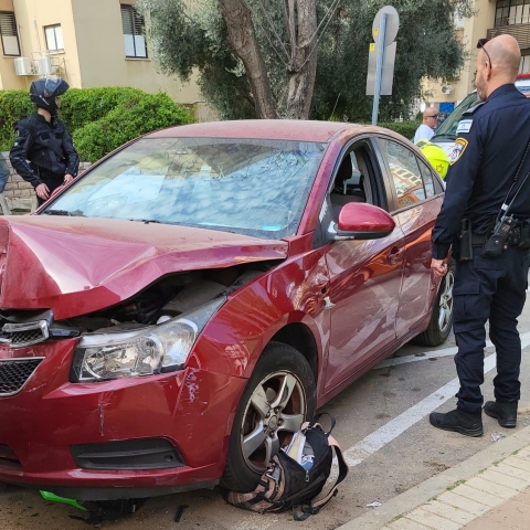  נהג עלה על מדרכה ופגע ב-3 תלמידות במרכז פתח תקווה - חדשות בפתח תקווה