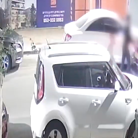 אדם נחטף בחולון והובא לפתח תקווה - צפו - חדשות בפתח תקווה