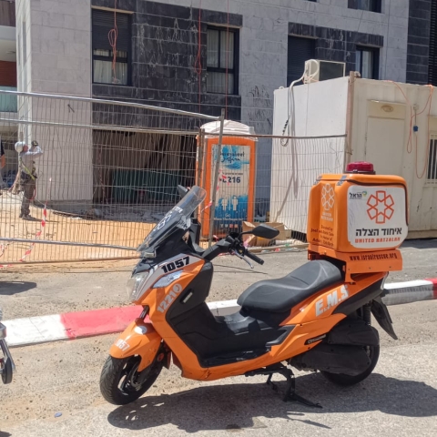 פועל נפצע לאחר שהתחשמל באתר בנייה בפתח תקווה - חדשות בפתח תקווה