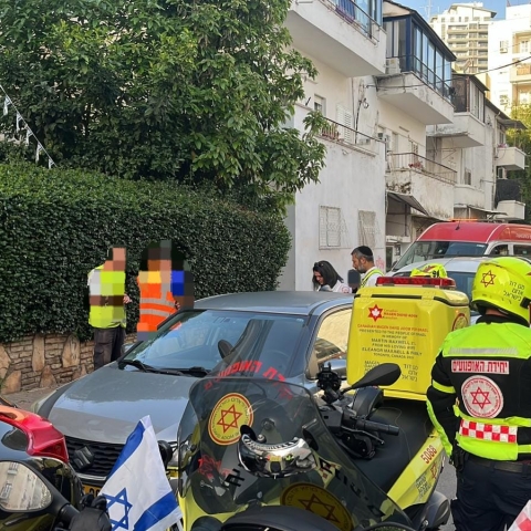 הולכת רגל נהרגה מפגיעת משאית לפינוי אשפה בפתח תקווה - חדשות בפתח תקווה