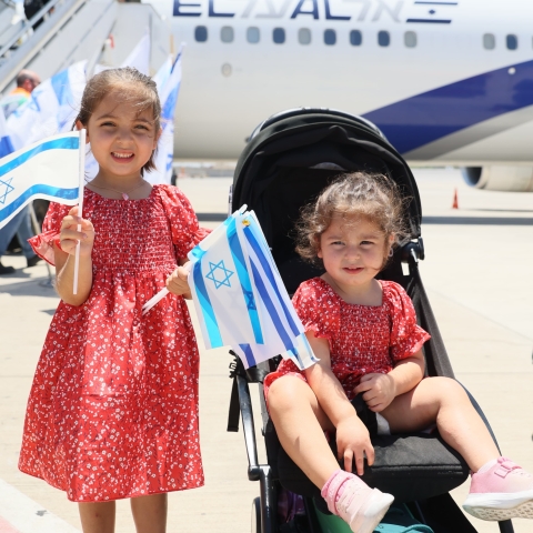 110 עולים נחתו החודש בנתב"ג - ״העלייה בעת הזאת מסמלת את ניצחון ישראל״ - חדשות בפתח תקווה