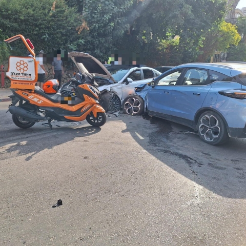 מספר פצועים בתאונת דרכים בפתח תקווה בהם ילד כבן 7 שנפצע בינוני - חדשות בפתח תקווה