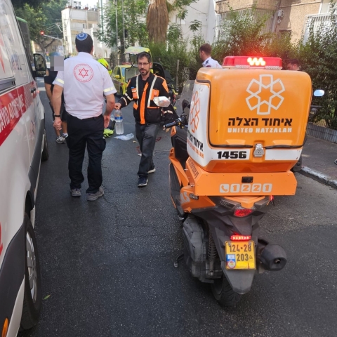 הולך רגל נפצע בינוני מפגיעת אופנוע בפתח תקווה - חדשות בפתח תקווה