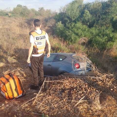  בת 19 איבדה שליטה על רכבה שהתדרדר לתעלה - חדשות בפתח תקווה