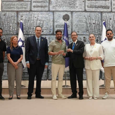 לראשונה: הפועל פתח תקוה זכתה באות נשיא המדינה - ספורט בפתח תקווה