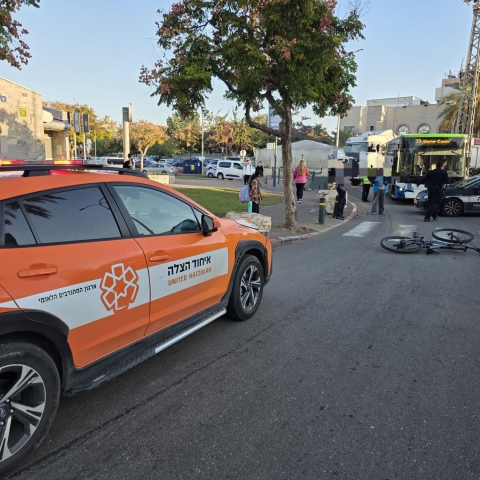 ילד בן 8 שרכב על אופניים נפגע מרכב בפתח תקווה - חדשות בפתח תקווה