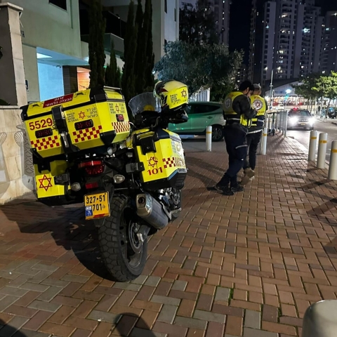 פעוט כבן שנתיים נפגע מרכב בפתח תקווה - חדשות בפתח תקווה