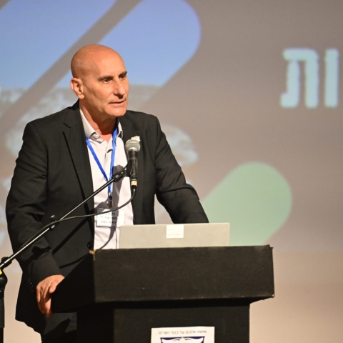 רז שגיא ראש עיריית ראש העין : “פעילות של עולם תחתון סביב שריפות הפסולת” - איכות הסביבה וחזות העיר בפתח תקווה