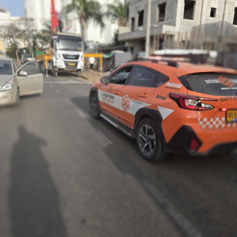 שתי ילדות חצו את הכביש ונפגעו מרכב בפתח תקווה - חדשות בפתח תקווה