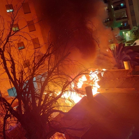 שריפה בבית פרטי ברח' מחנה יהודה בפתח תקווה - חדשות בפתח תקווה