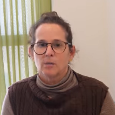 הדרך למרחב המוגן עלולה להיות מסוכנת לקשישים: צפו בהנחיות - בריאות בפתח תקווה