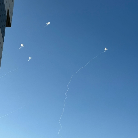  קולות נפץ עזים ויירוטים מעל שמי העיר -  ללא אזעקות - חדשות בפתח תקווה