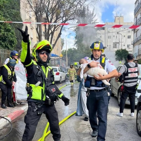 5 זירות נפילות חלקי טילים בפתח תקווה, בהן במרכז העיר - חדשות בפתח תקווה