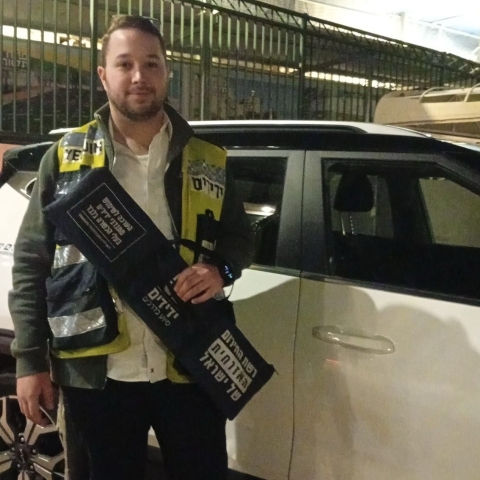 מתנדבי ידידים קיבלו הודעה על מישהו שננעל ברכב - לא בן אדם ולא כלב - בעלי חיים בפתח תקווה