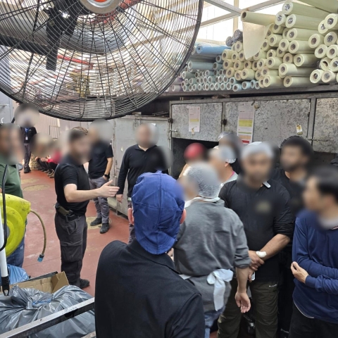 ​15 עובדים זרים עוכבו בפעילות אכיפה בקייטרינג בפתח תקווה - חדשות בפתח תקווה