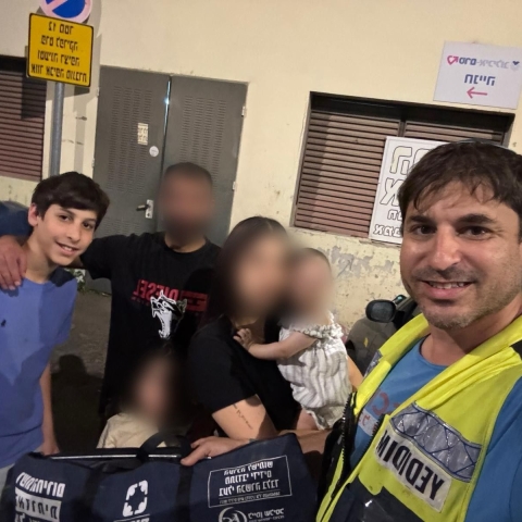  תינוק ננעל ברכב בשגגה לעיני אמו - חדשות בפתח תקווה