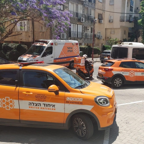 אישה כבת 50 התמוטטה ברחוב במרכז העיר פתח תקווה - חדשות בפתח תקווה
