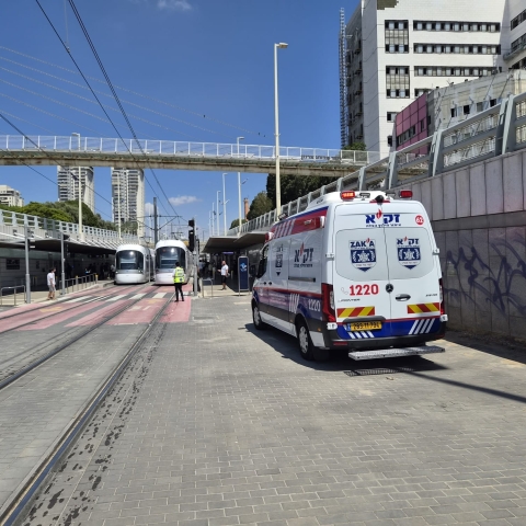 אישה שמה קץ לחייה בקפיצה מגשר בילינסון - חדשות בפתח תקווה