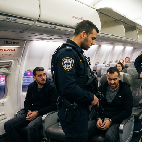 השתוללו במטוס והורדו - חדשות בפתח תקווה