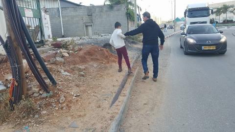 סכנה בדרכים! - איכות הסביבה וחזות העיר בפתח תקווה