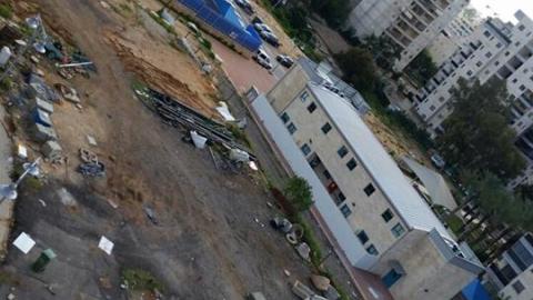החל פינוי מתחם הקבלן בשכונת - חדשות בפתח תקווה