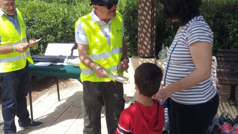 מתנדבי עמותת "אור ירוק" בפתח - חינוך בפתח תקווה