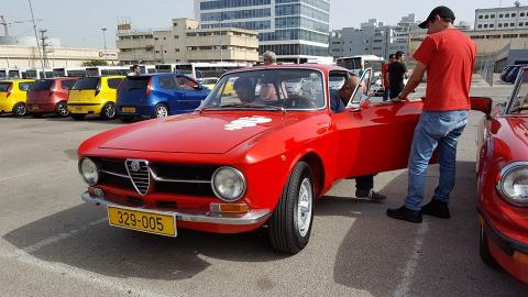 כ-2000 אנשים באו לראות תערוכת - חיי זוהר בפתח תקווה