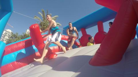 אירוע פתיחת הקיץ extreme wipeout - תרבות ופנאי בפתח תקווה