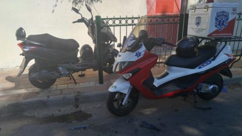 אם ושני ילדיה והולך רגל - חדשות בפתח תקווה