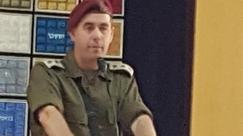 מח"ט הצנחנים ביקר בישיבת אמית - חינוך בפתח תקווה