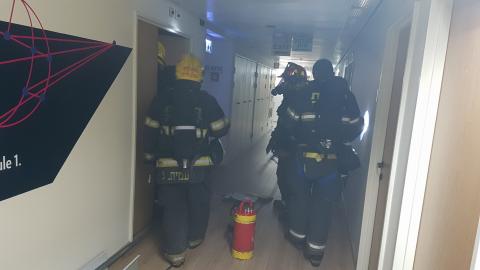 שריפה במעבדה שבבניין משרדים ברחוב - חדשות בפתח תקווה