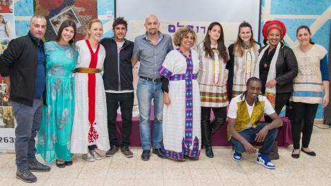 בני נוער חוגגים את חג - קהילות בפתח תקווה