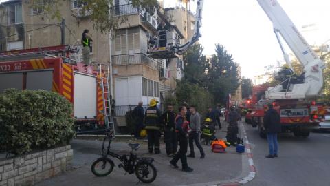 אישה חולצה במצב בינוני - חדשות בפתח תקווה