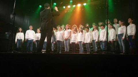 שירת המקהלה: צפו בילדי בית - חינוך בפתח תקווה