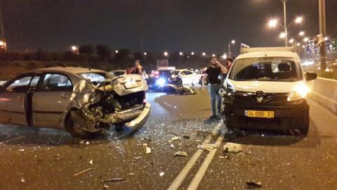 תשעה פצועים בתאונת שרשרת סמוך - חדשות בפתח תקווה