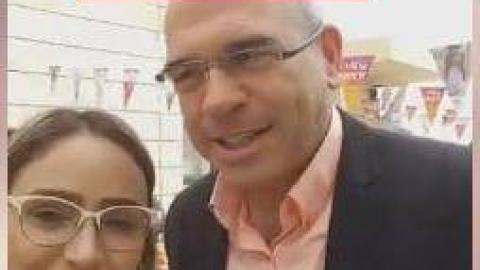 לכבוד ביקורו נתלו דגלים עם - חינוך בפתח תקווה