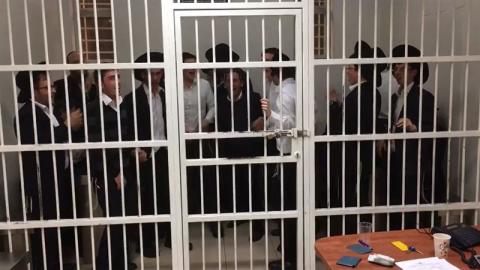 41 עצורים בתחנת המשטרה בפתח - חדשות בפתח תקווה