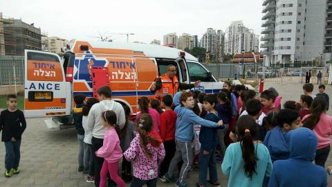 חובשי איחוד הצלה הדריכו בבית - חדשות בפתח תקווה