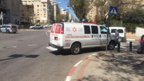 רכב פגע באבא ובילדו בן - חדשות בפתח תקווה